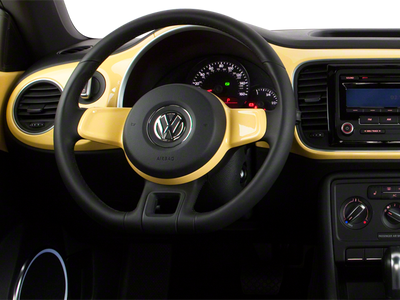 2012 Volkswagen Beetle 2dr Cpe DSG 2.0T Turbo PZEV