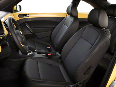 2012 Volkswagen Beetle 2dr Cpe DSG 2.0T Turbo PZEV
