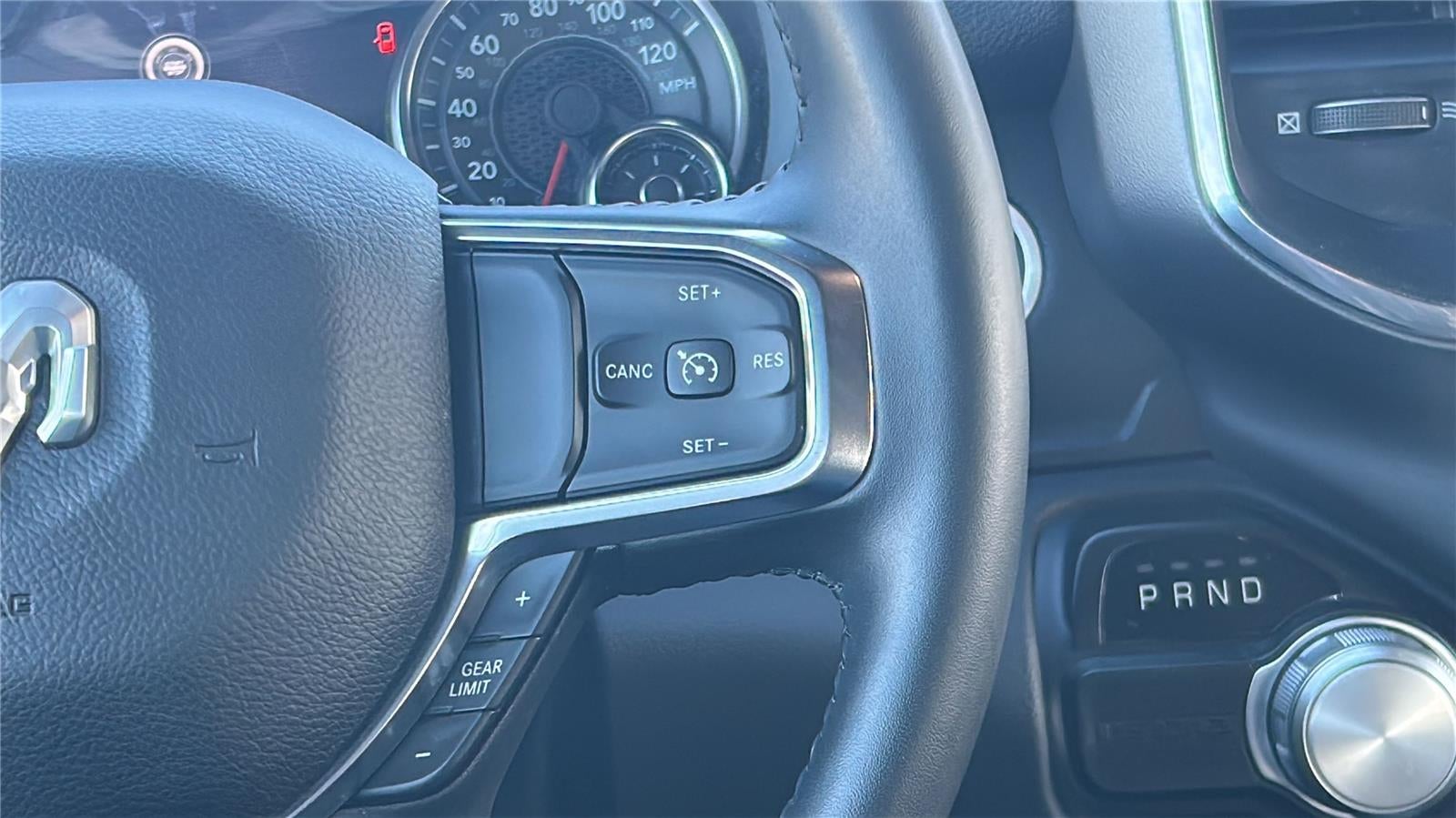 2024 RAM 1500 Laramie Crew Cab 4x2 5'7' Box