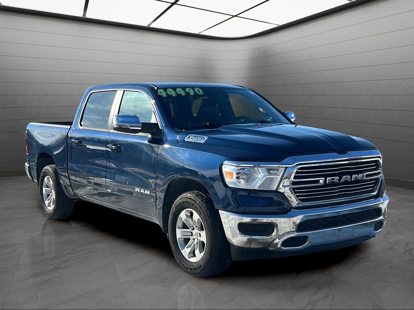 2024 RAM 1500 Laramie Crew Cab 4x2 5'7' Box