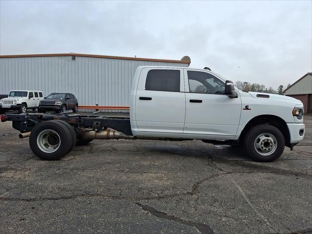 2023 RAM 3500 Chassis Tradesman/SLT/Laramie/Limited