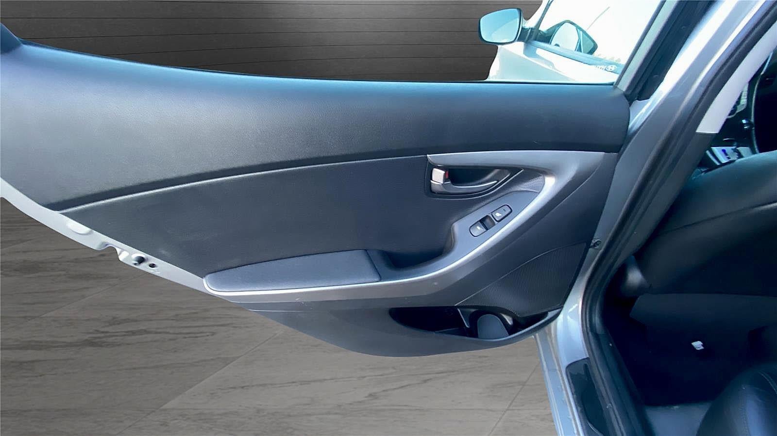 2011 Hyundai Elantra Limited (Ulsan Plant)