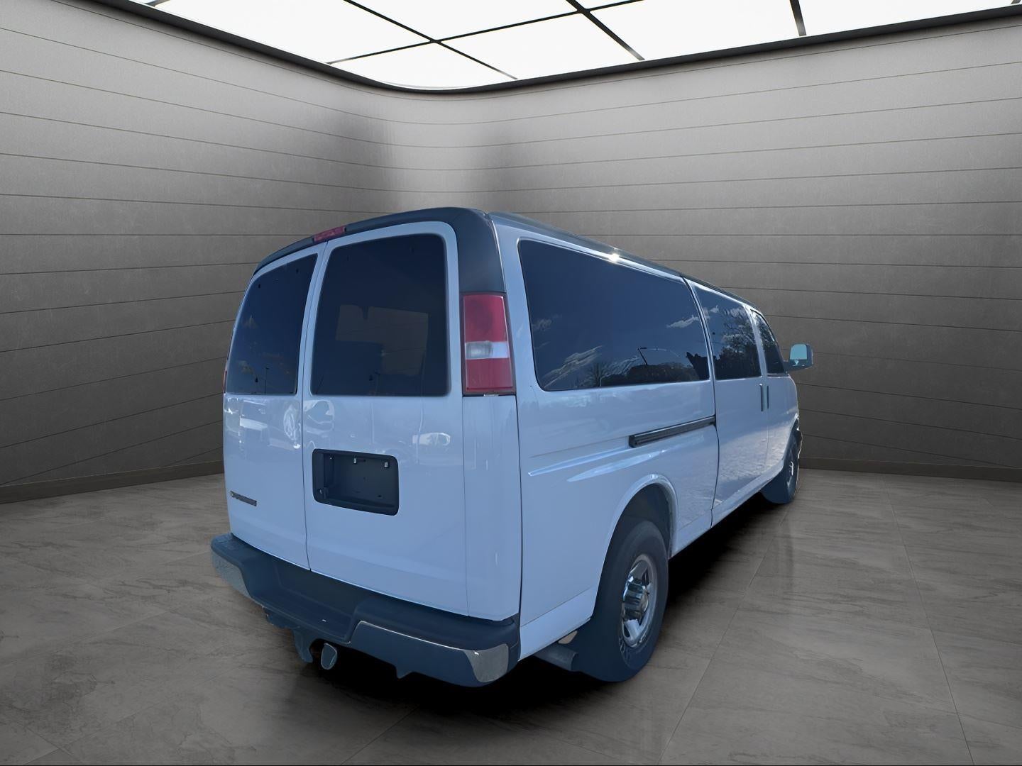 2021 Chevrolet Express Passenger LT