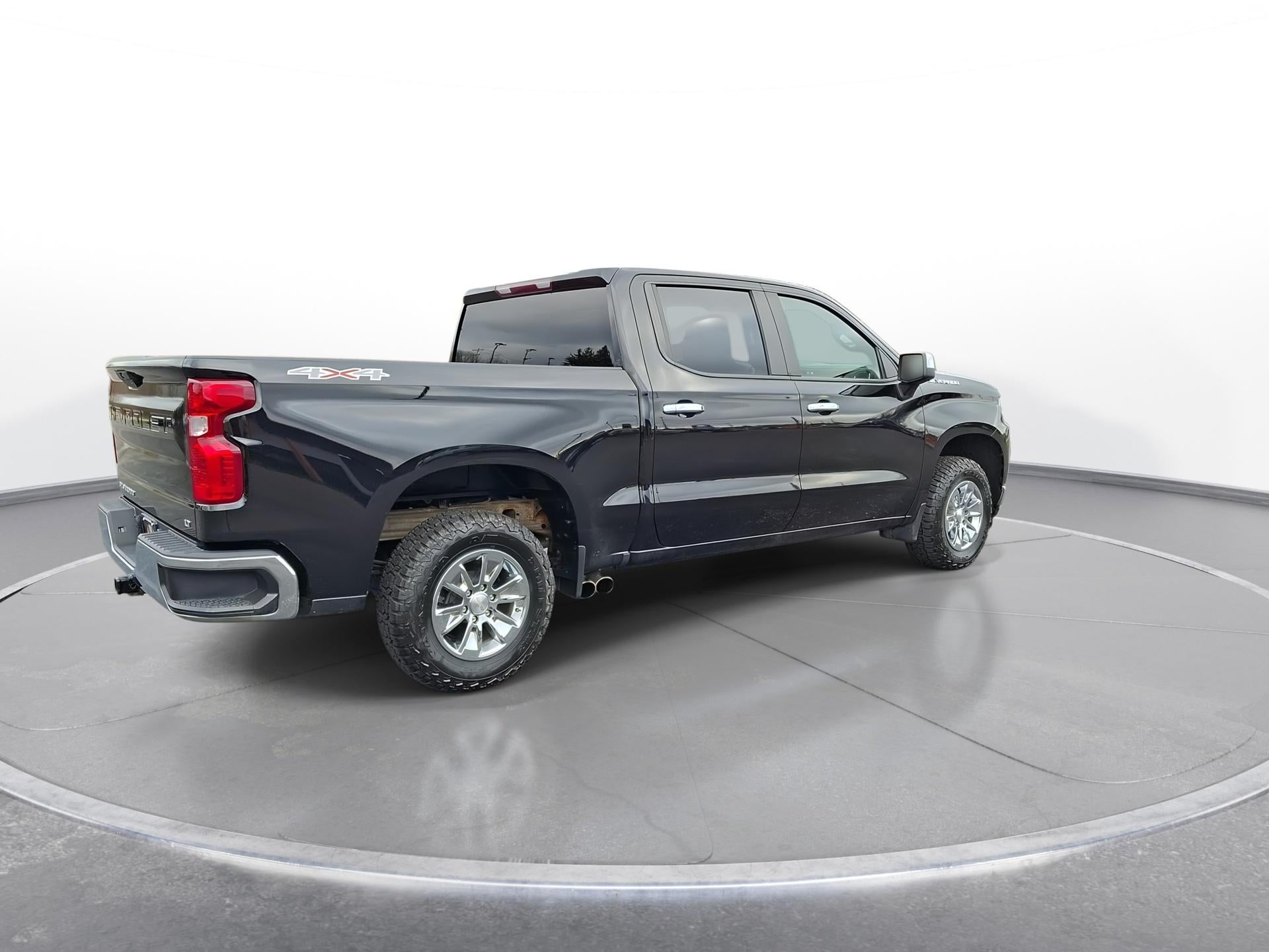 2022 Chevrolet Silverado 1500 LTD 4WD Crew Cab Short Bed LT