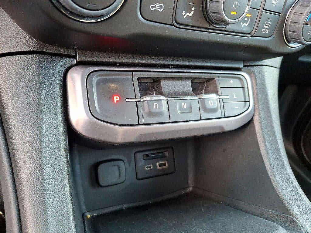 2023 GMC Acadia AWD 4dr AT4