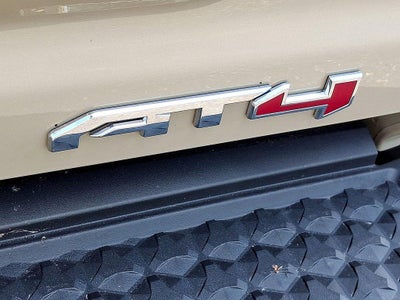 2023 GMC Canyon 4WD Crew Cab AT4