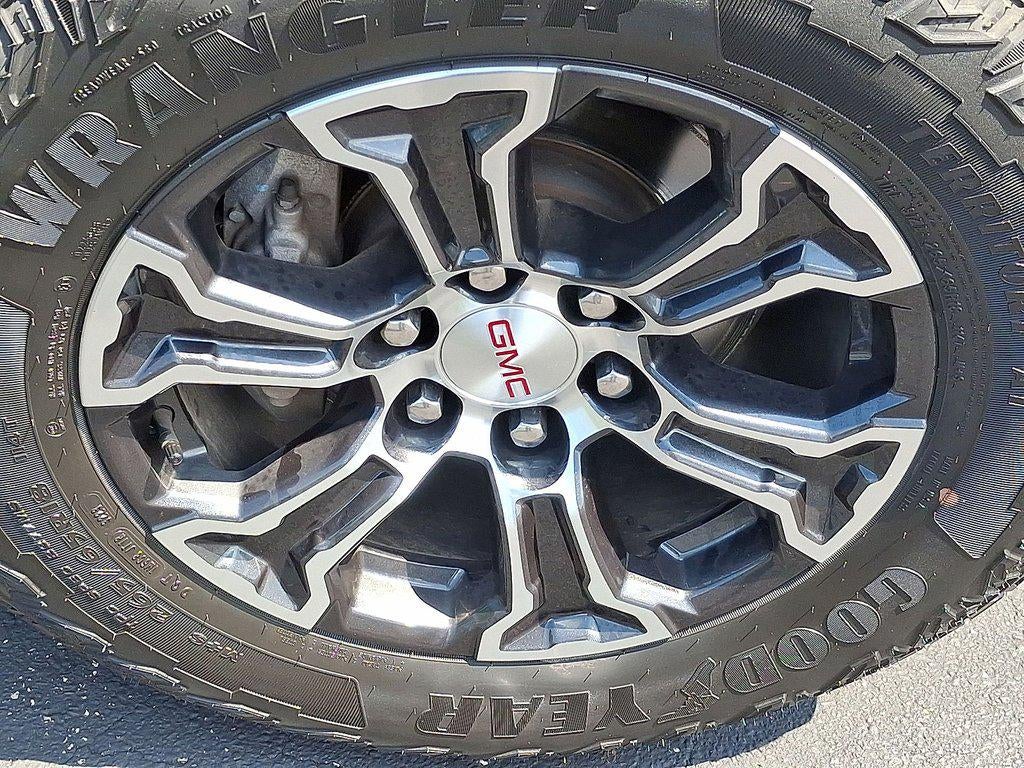 2023 GMC Canyon 4WD Crew Cab AT4