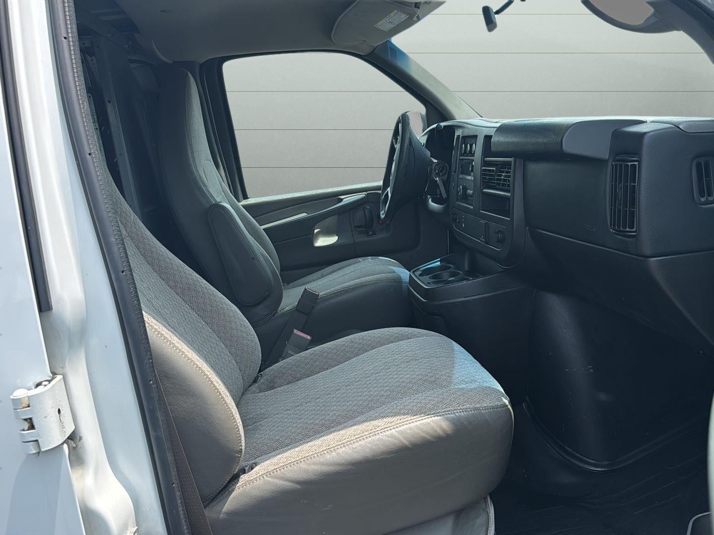 2015 GMC Savana Cargo Van RWD 2500 135