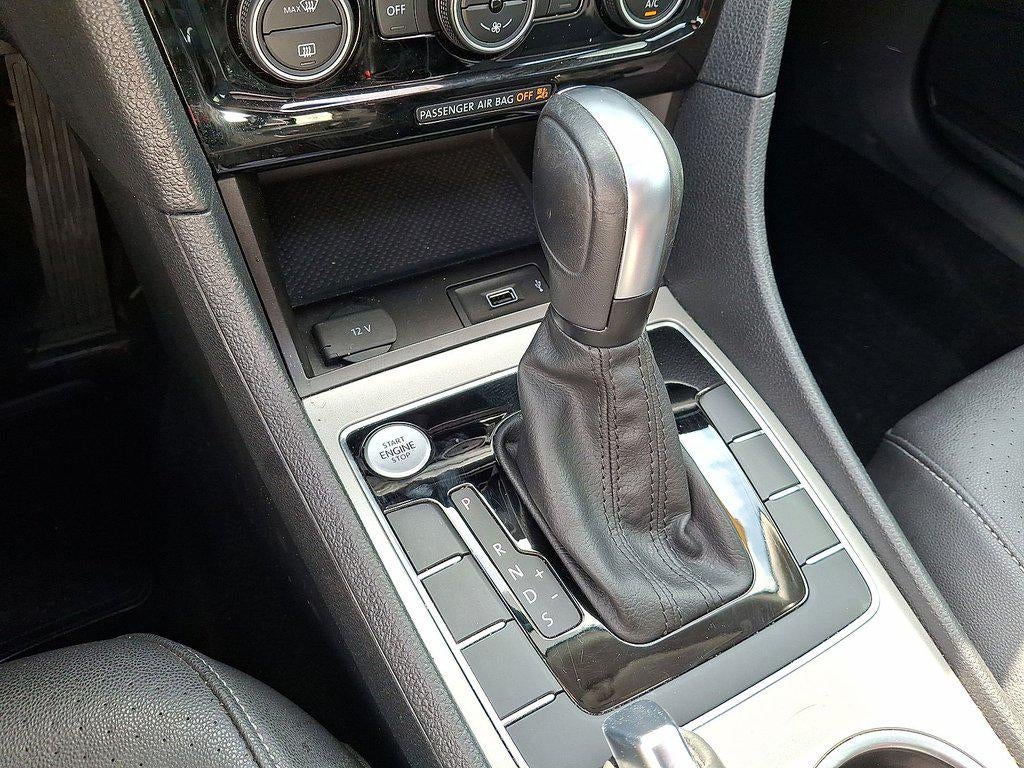 2022 Volkswagen Passat 2.0T SE Auto