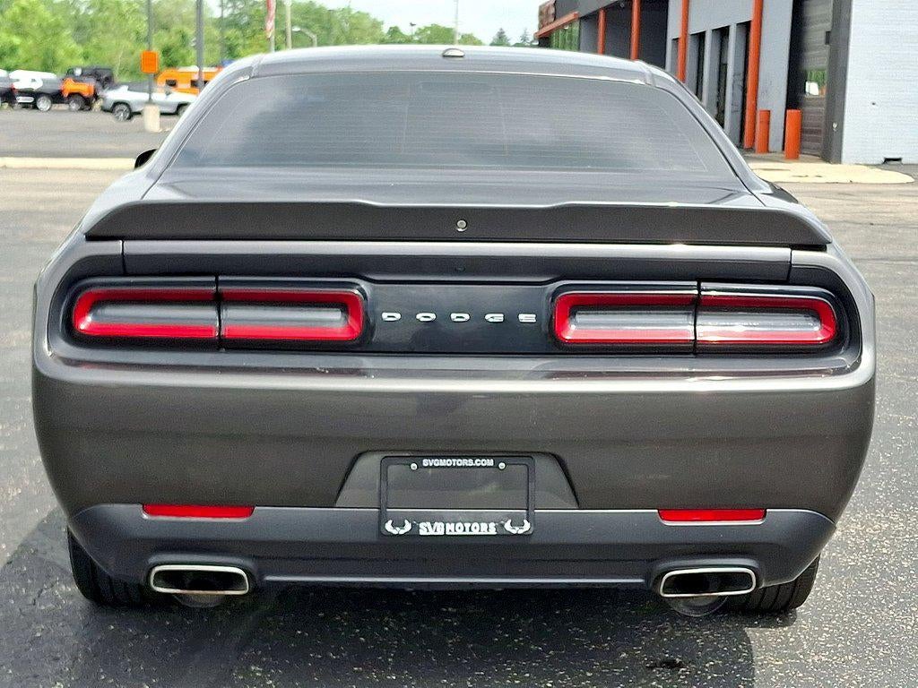 2019 Dodge Challenger SXT RWD