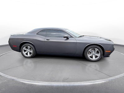 2019 Dodge Challenger SXT RWD