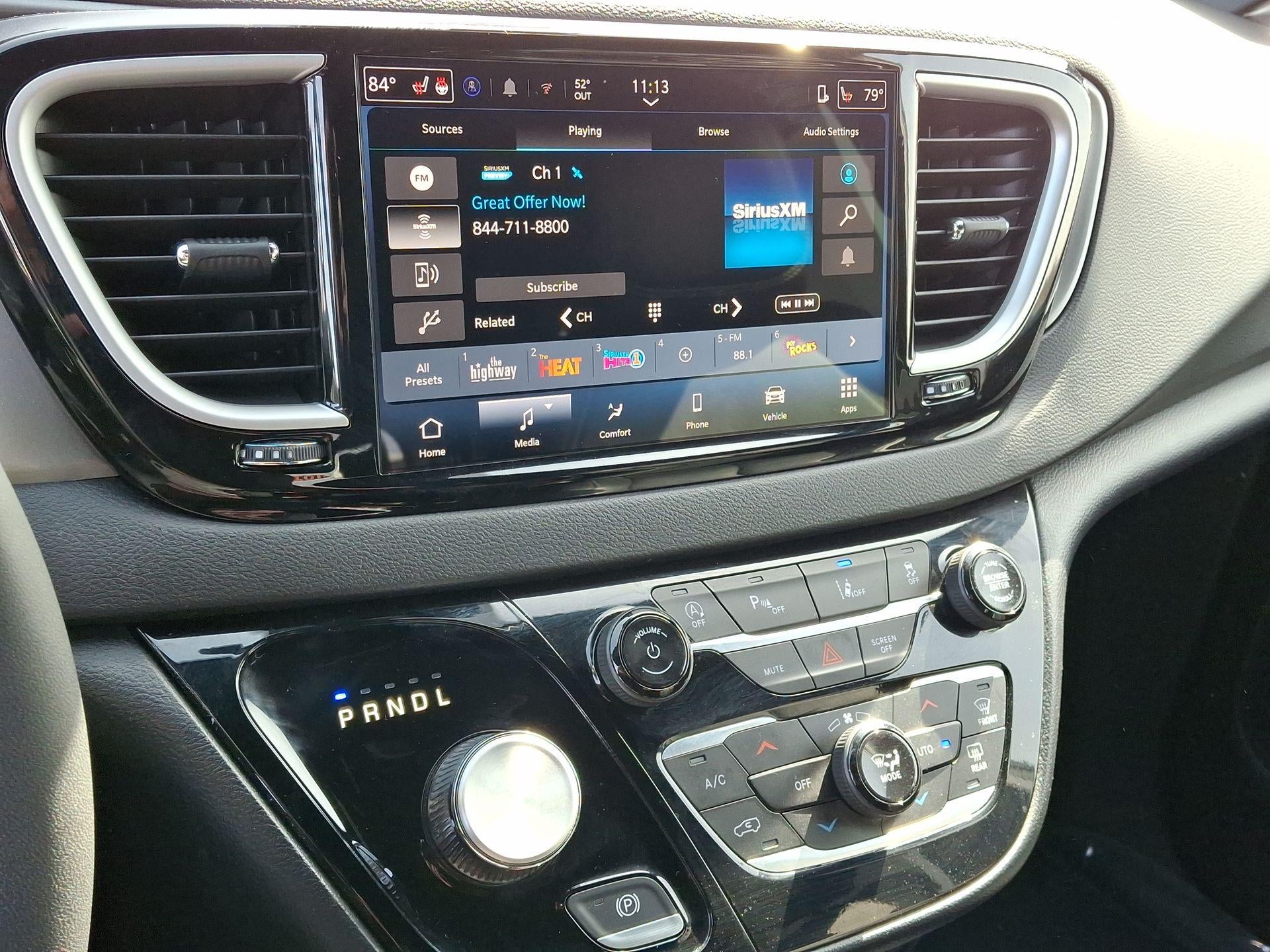 2025 Chrysler Pacifica Select