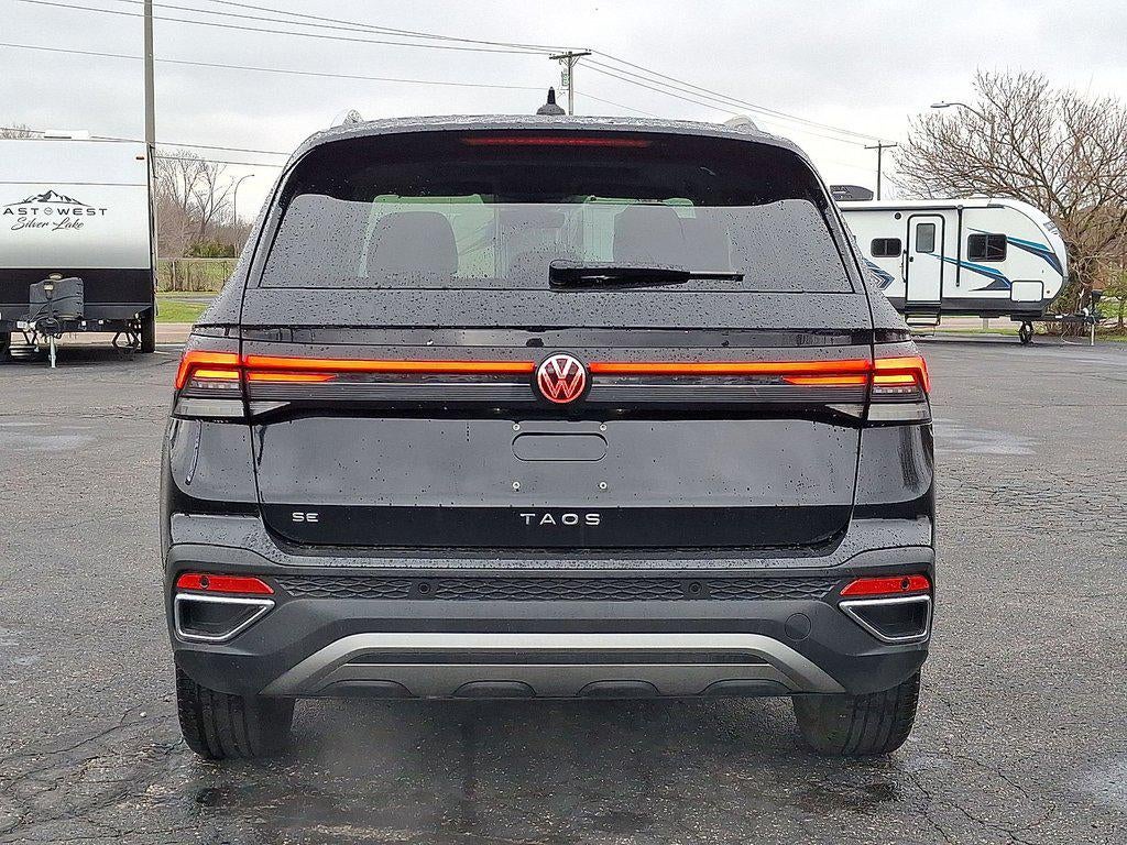 2025 Volkswagen Taos SE FWD