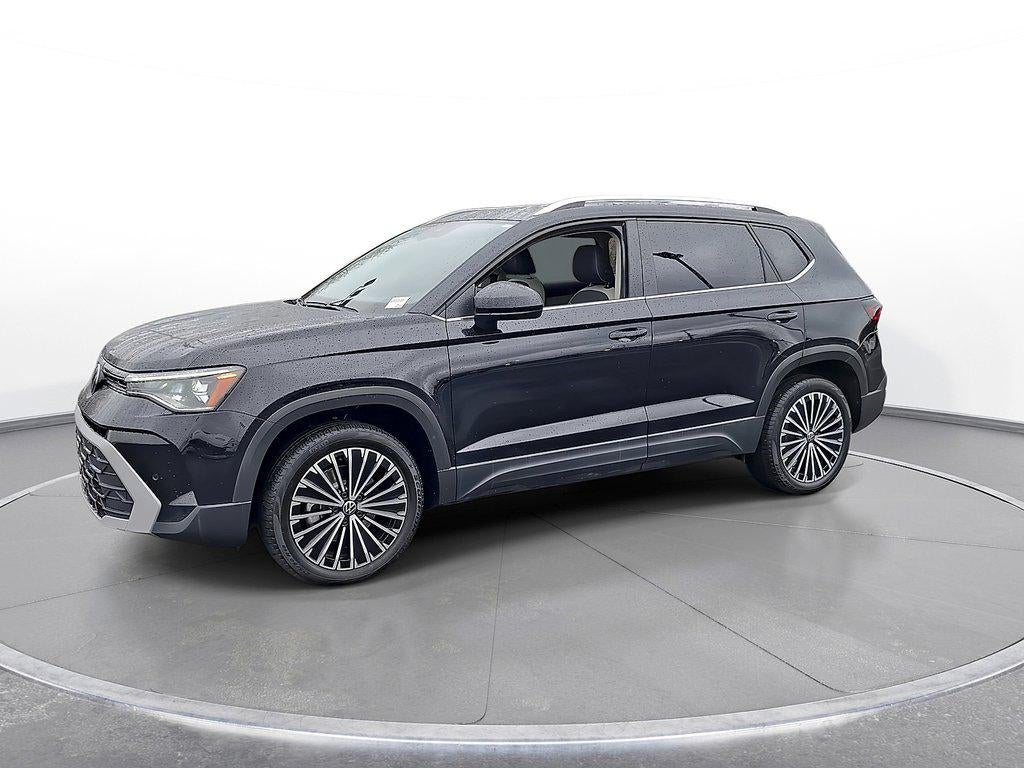 2025 Volkswagen Taos SE FWD