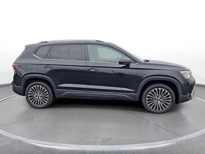 2025 Volkswagen Taos SE FWD