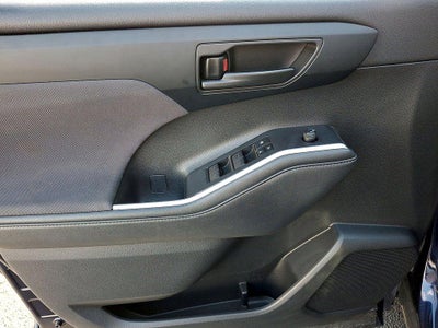 2022 Toyota Highlander Hybrid LE AWD (Natl)