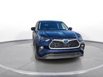 2022 Toyota Highlander Hybrid LE AWD (Natl)