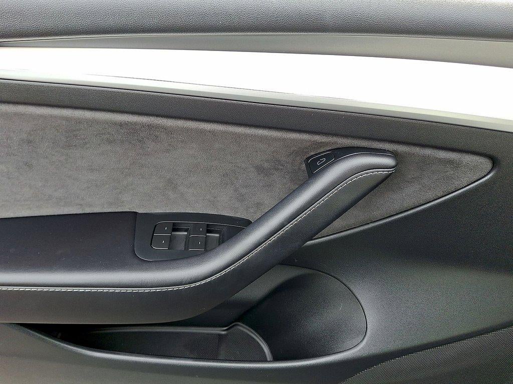 2023 Tesla Model 3 RWD