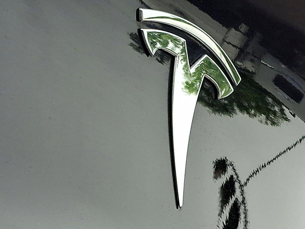 2023 Tesla Model 3 RWD
