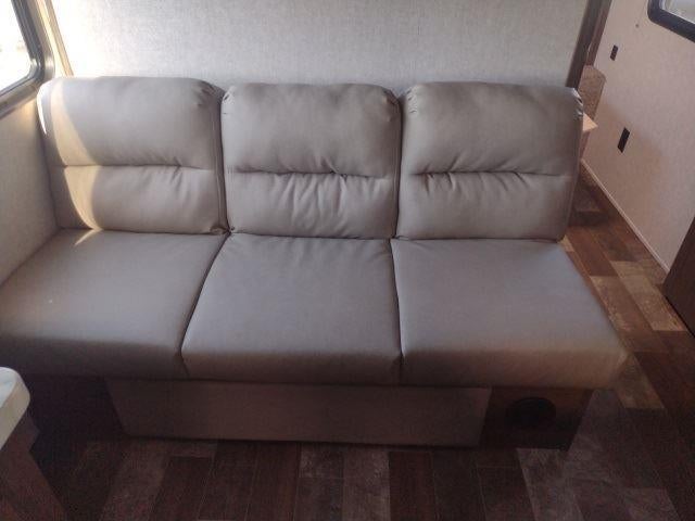 2021 East to West SILVER LAKE 27KNS Base