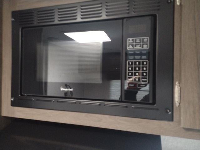 2021 East to West SILVER LAKE 27KNS Base