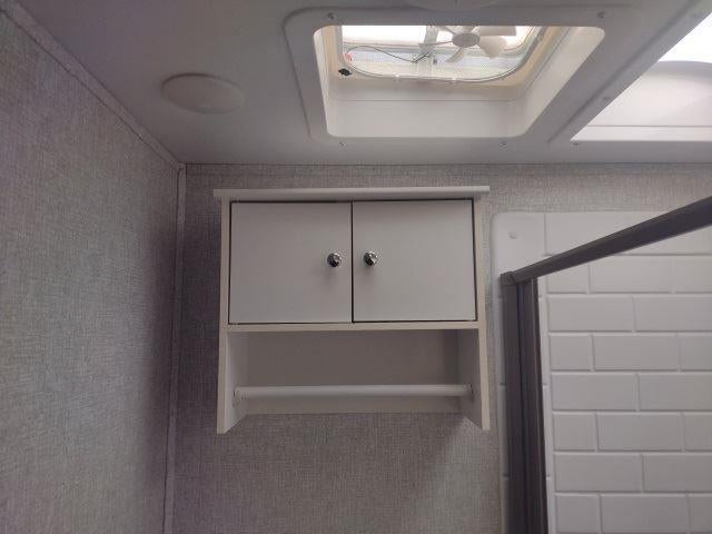 2021 East to West SILVER LAKE 27KNS Base