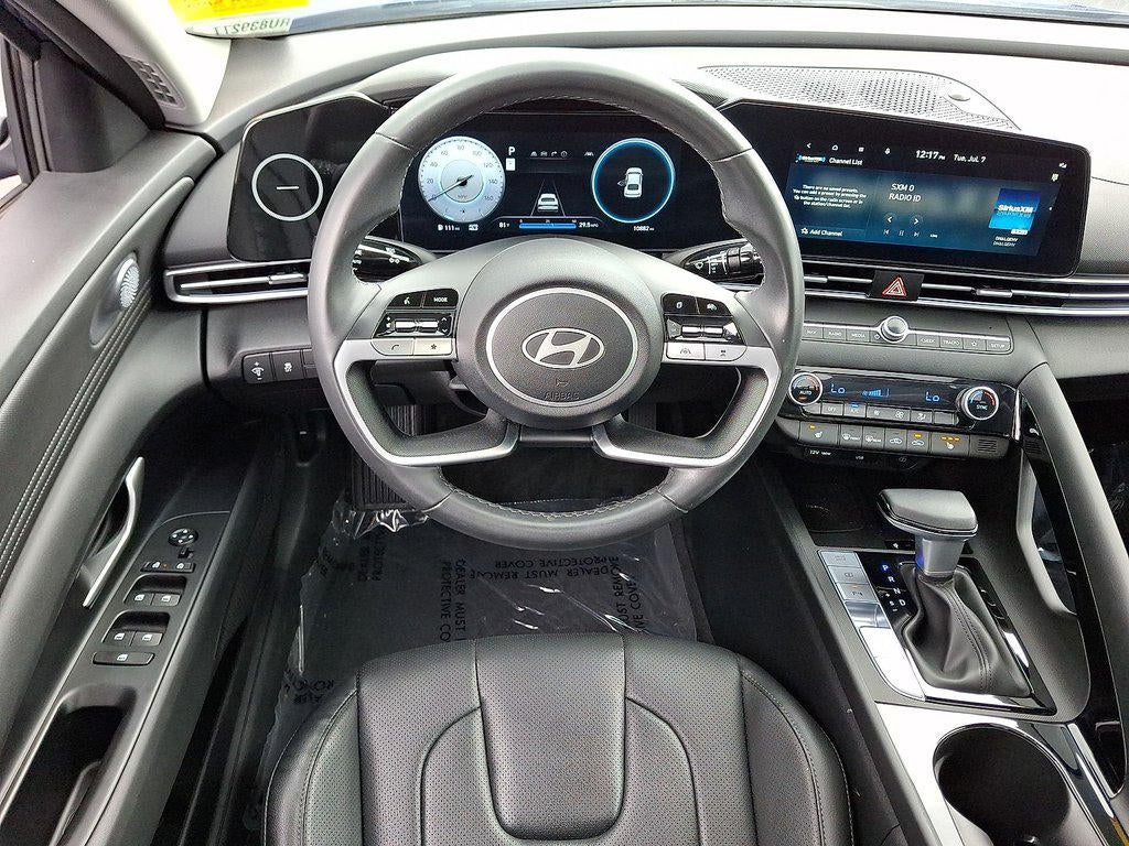 2024 Hyundai Elantra Limited IVT