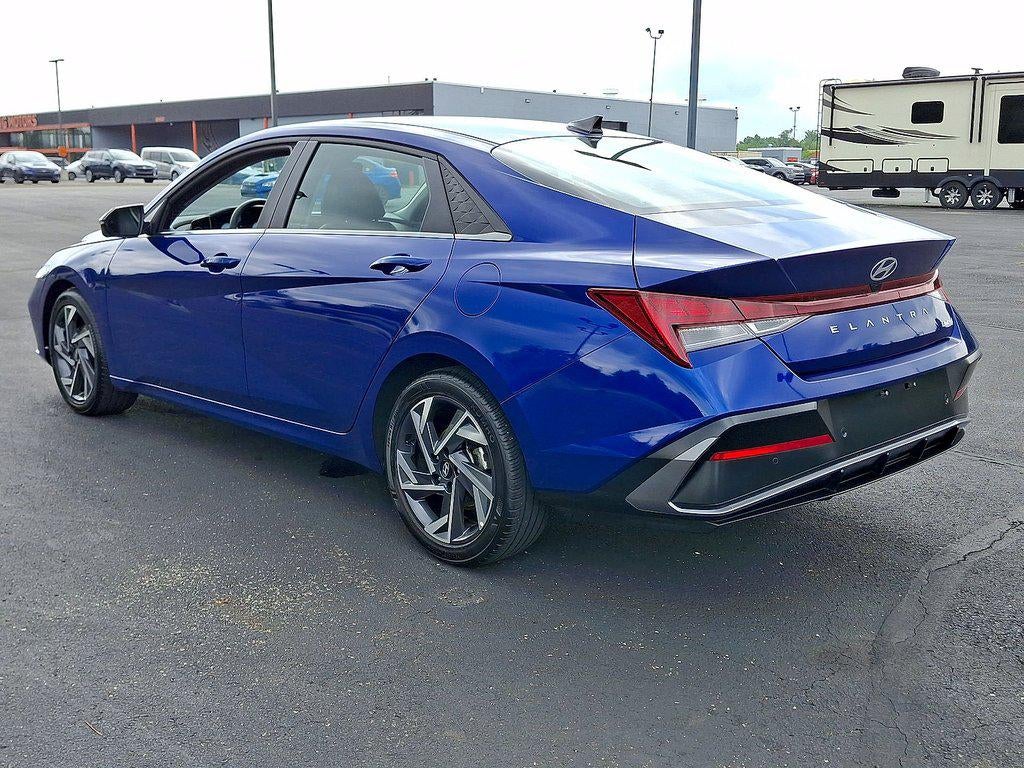 2024 Hyundai Elantra Limited IVT