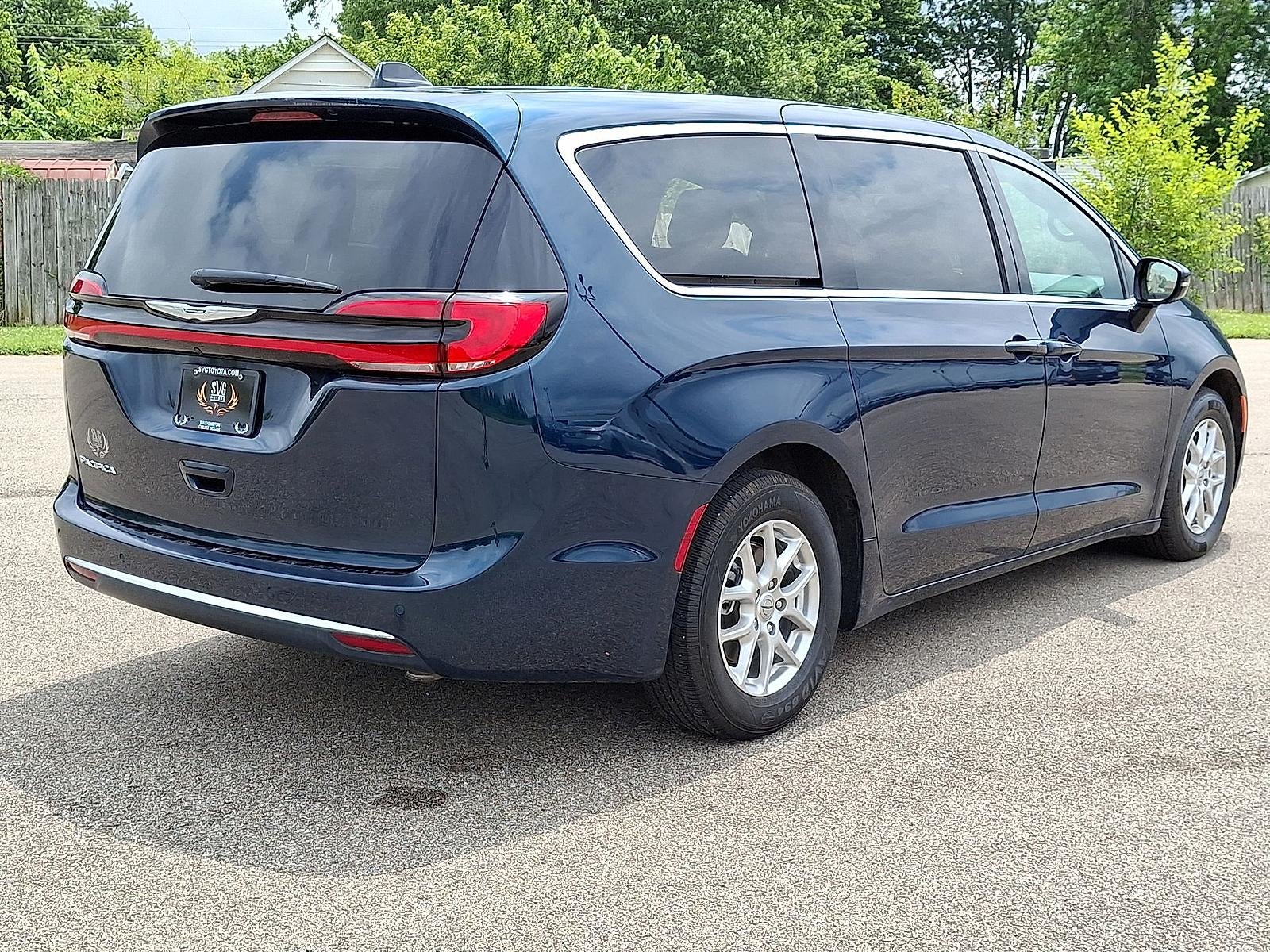 2025 Chrysler Pacifica Select