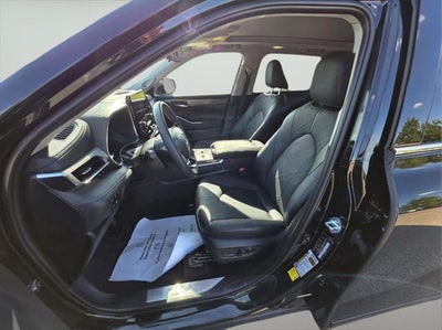 2025 Toyota Highlander Hybrid Platinum