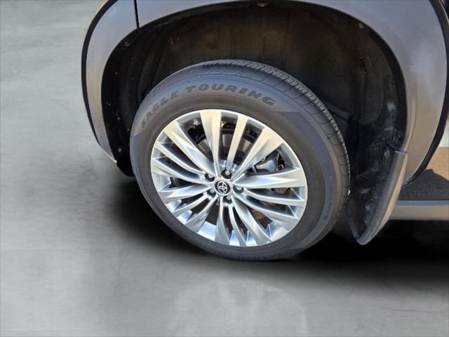 2025 Toyota Highlander Hybrid Platinum