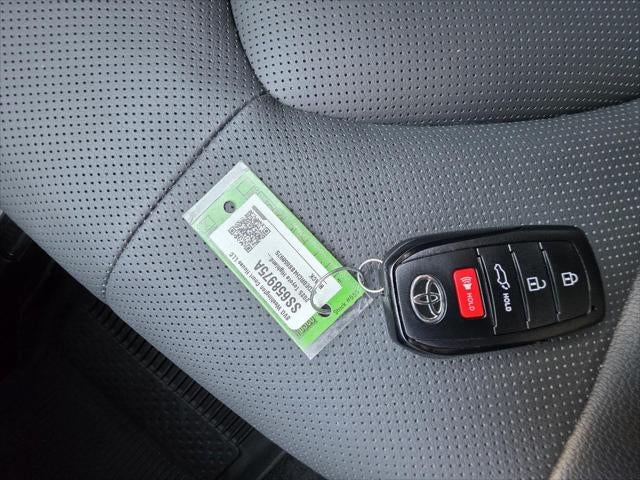 2025 Toyota Highlander Hybrid Platinum