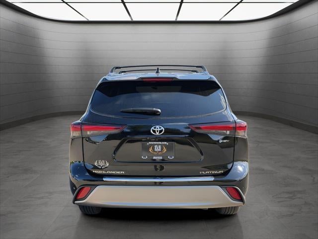 2025 Toyota Highlander Hybrid Platinum