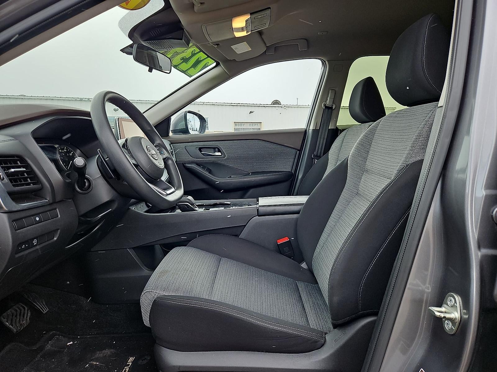 2023 Nissan Rogue SV - Photo 11