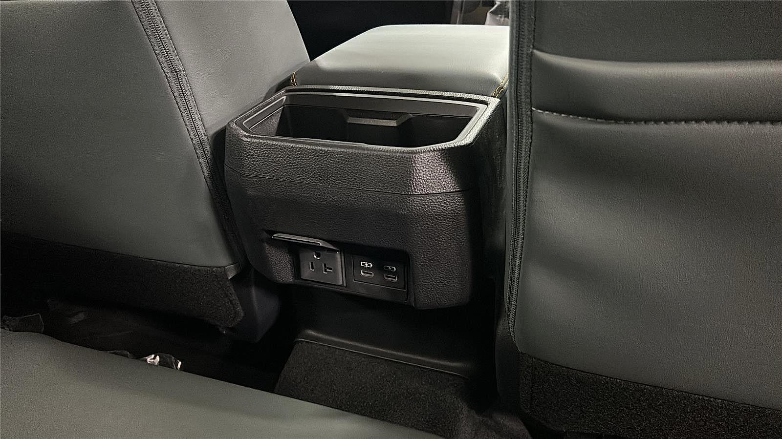 2026 Toyota Tacoma i-FORCE MAX Tacoma Trailhunter