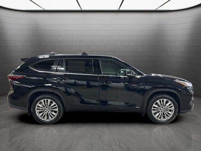 2026 Toyota Highlander Hybrid Platinum