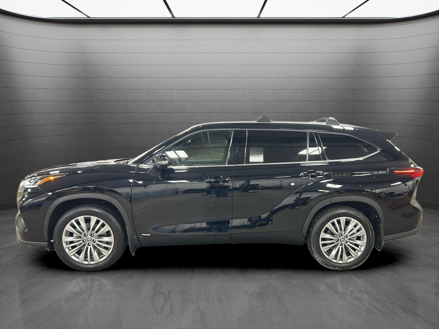 2026 Toyota Highlander Hybrid Platinum