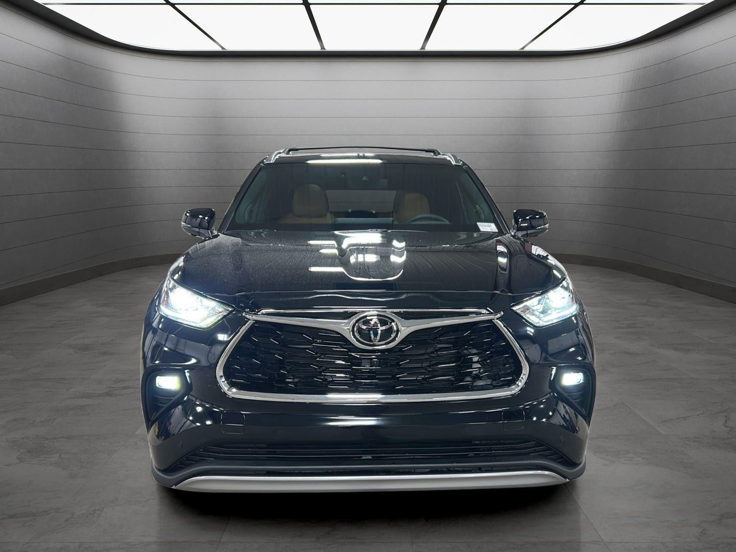 2026 Toyota Highlander Hybrid Platinum