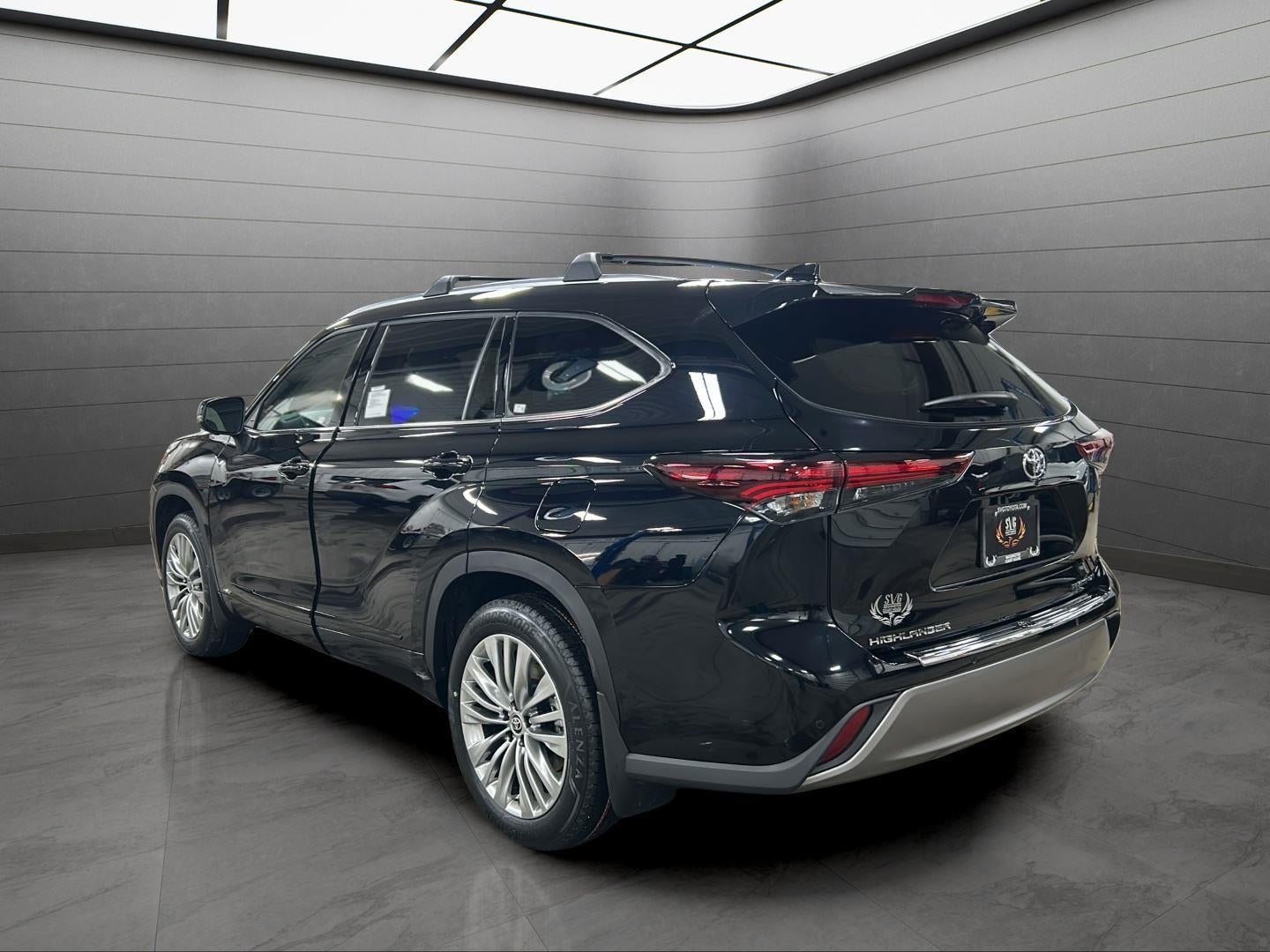 2026 Toyota Highlander Hybrid Platinum