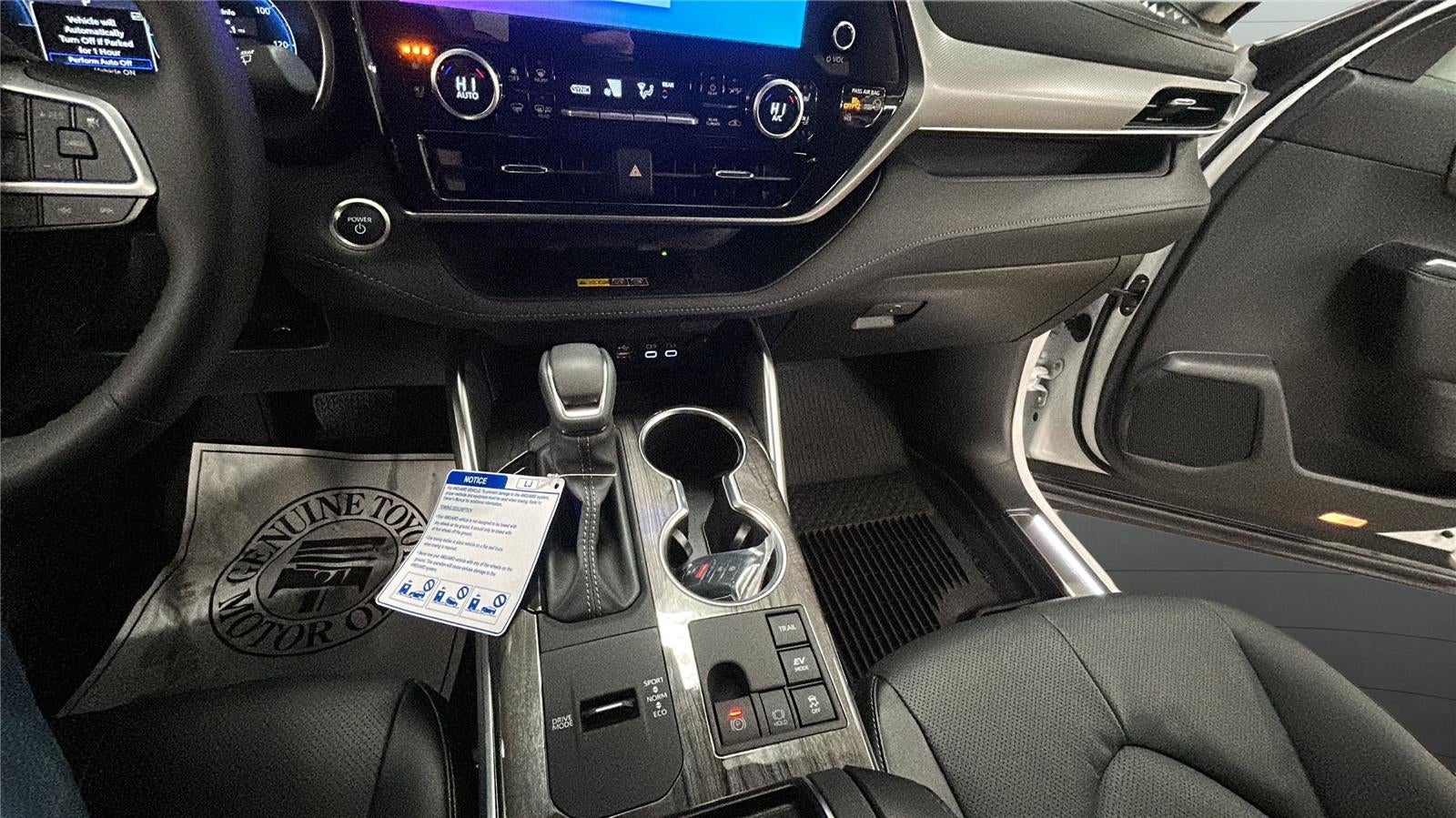 2026 Toyota Highlander Hybrid Platinum