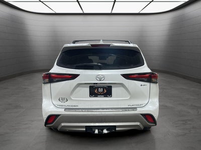 2026 Toyota Highlander Hybrid Platinum