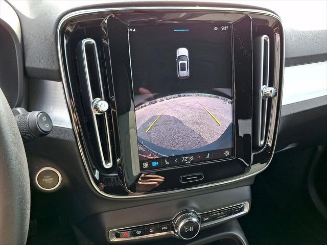 2023 Volvo XC40 Core