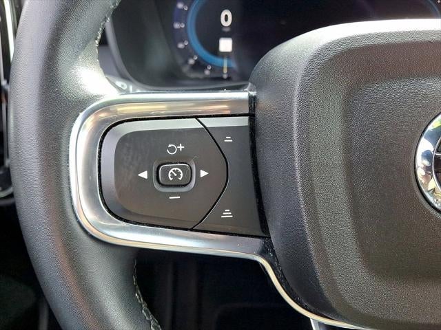 2023 Volvo XC40 Core